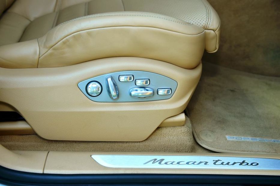 Продам Porsche Macan Turbo 3,6  2014 года в Киеве