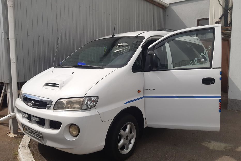 Продам Hyundai H1 пасс. 2004 года в Киеве