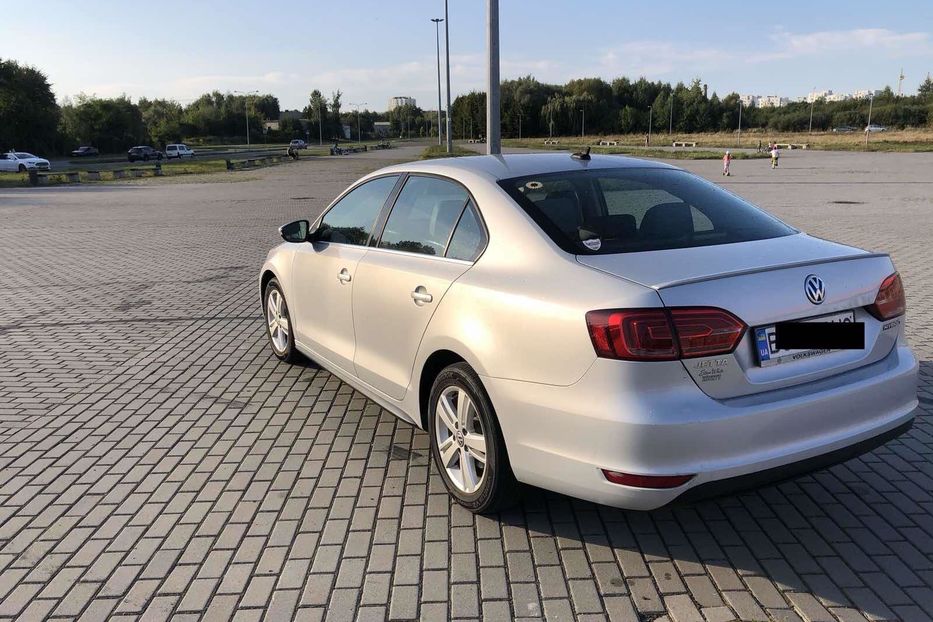 Продам Volkswagen Jetta 2013 года в Львове