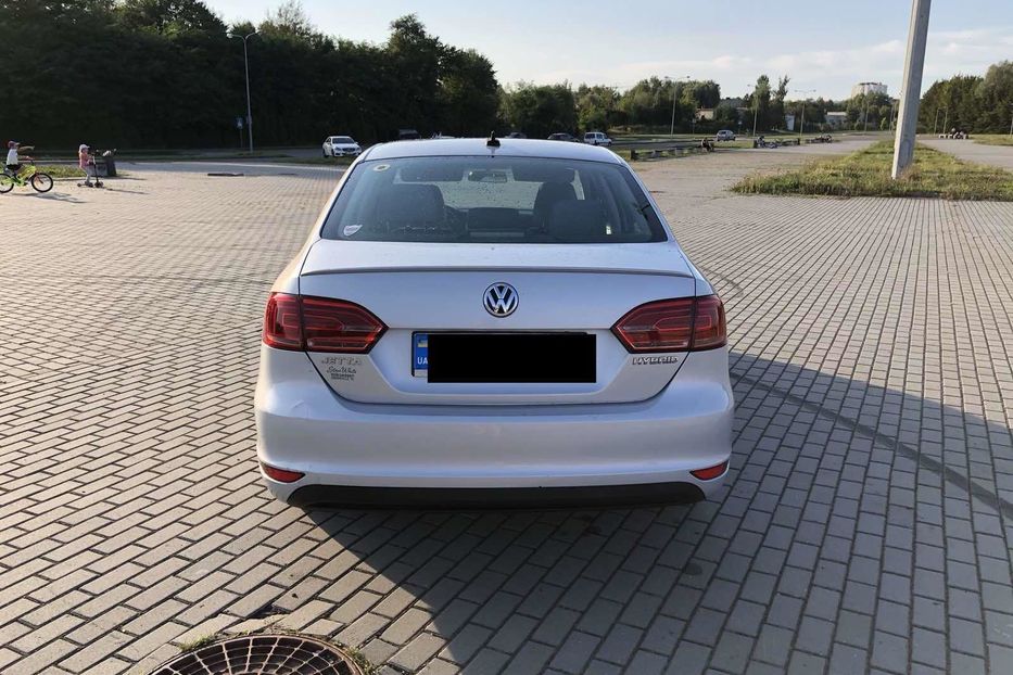 Продам Volkswagen Jetta 2013 года в Львове