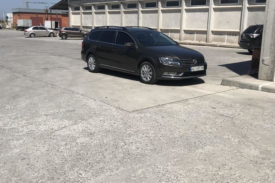 Продам Volkswagen Passat B7 Угиверсал 2013 года в Днепре