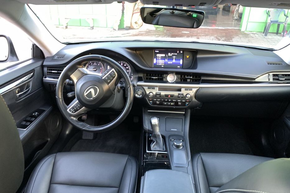 Продам Lexus ES 350 2016 года в Киеве
