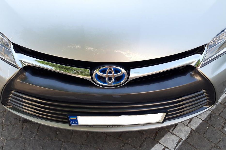 Продам Toyota Camry HYBRID 2016 LE 2016 года в Запорожье
