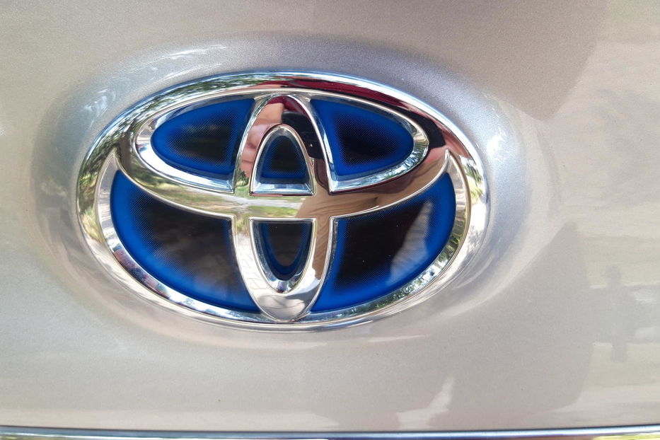 Продам Toyota Camry HYBRID 2016 LE 2016 года в Запорожье