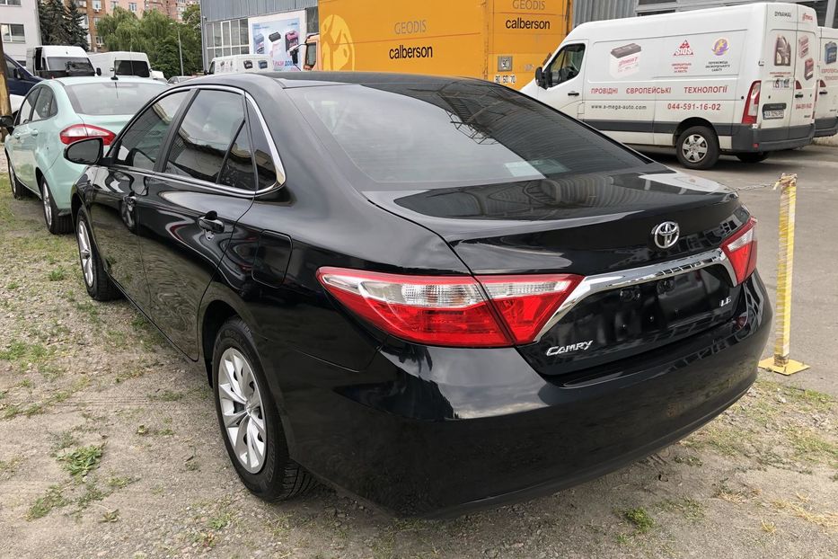 Продам Toyota Camry LE 2017 года в Киеве