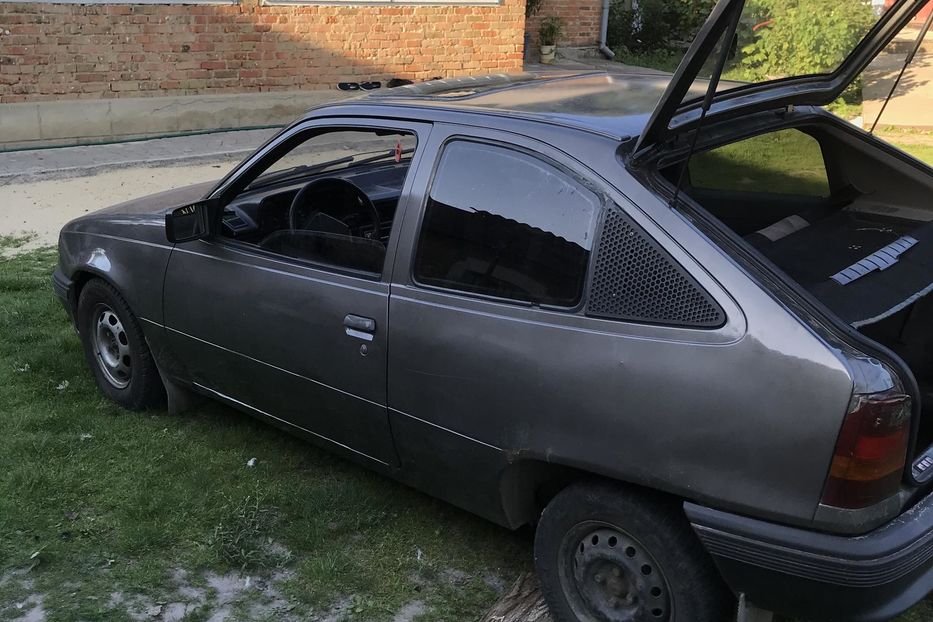 Продам Opel Kadett Никакой 1986 года в Ровно