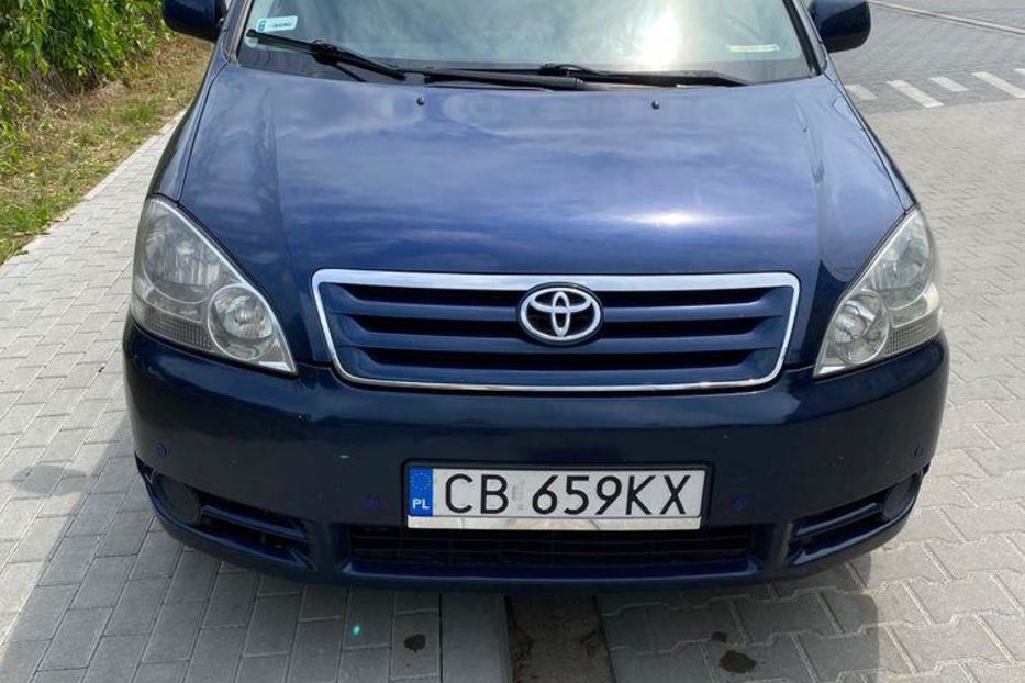 Продам Toyota Avensis Verso 2003 года в Львове