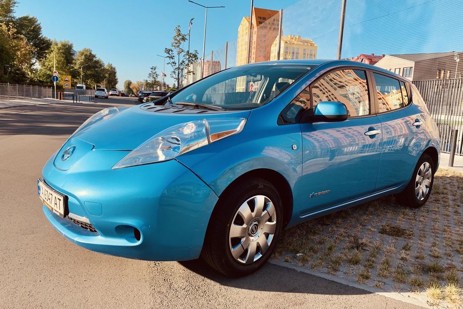 Продам Nissan Leaf 2013 года в Киеве