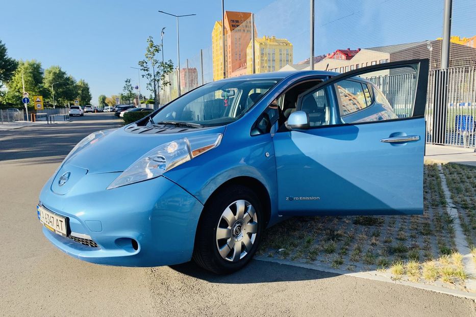 Продам Nissan Leaf 2013 года в Киеве