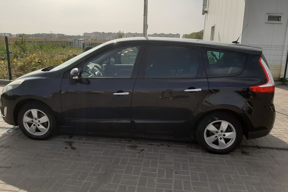 Продам Renault Grand Scenic 2011 года в Киеве