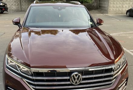 Продам Volkswagen Touareg 2019 года в Киеве