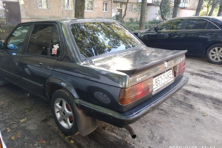 Продам BMW 324 1987 года в Киеве