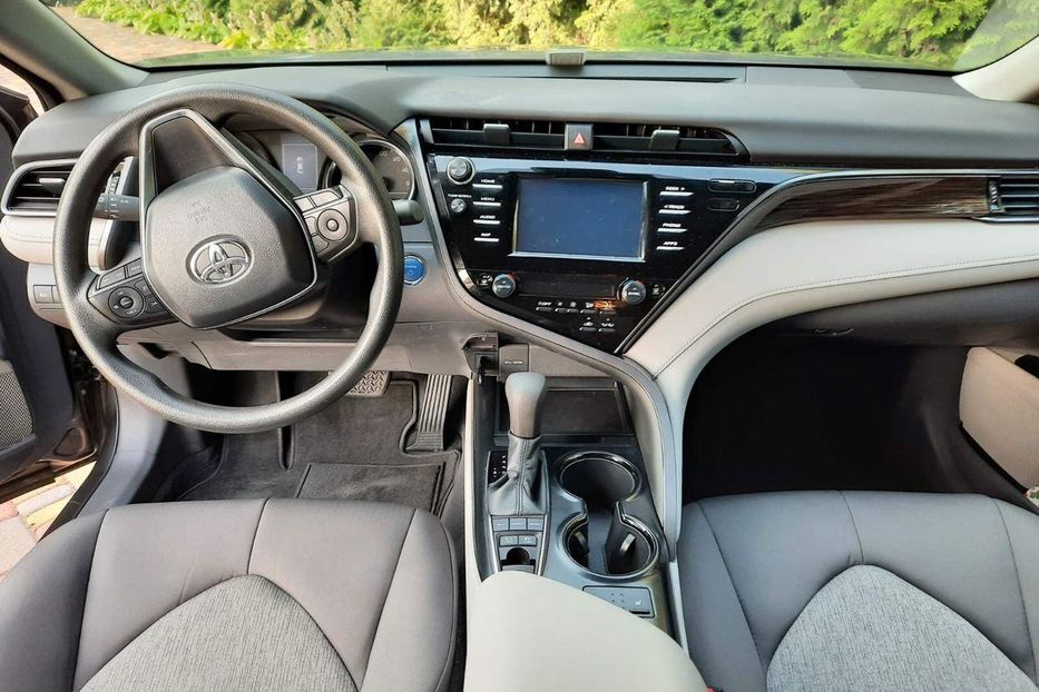 Продам Toyota Camry hybrid 2019 года в г. Ирпень, Киевская область