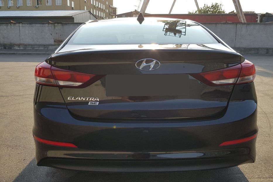 Продам Hyundai Elantra ELANTRA SE 2.0 2016 года в Киеве