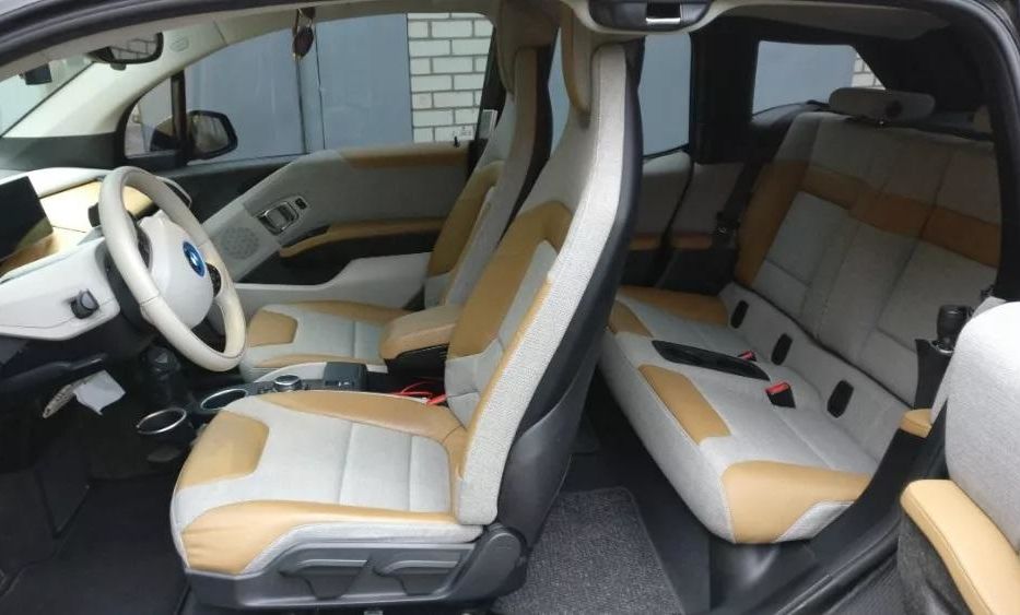 Продам BMW I3 2014 года в Харькове