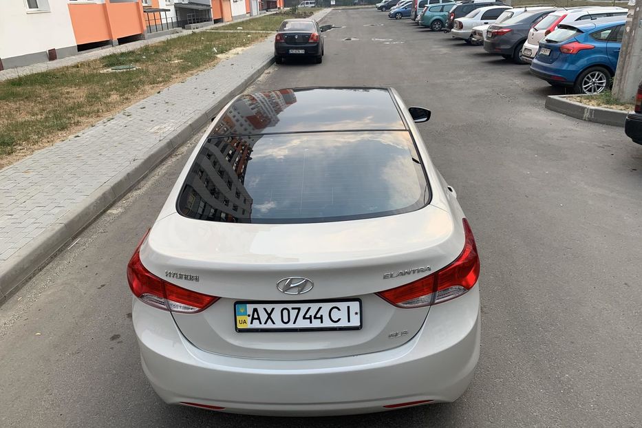 Продам Hyundai Elantra Gls 2012 года в Харькове