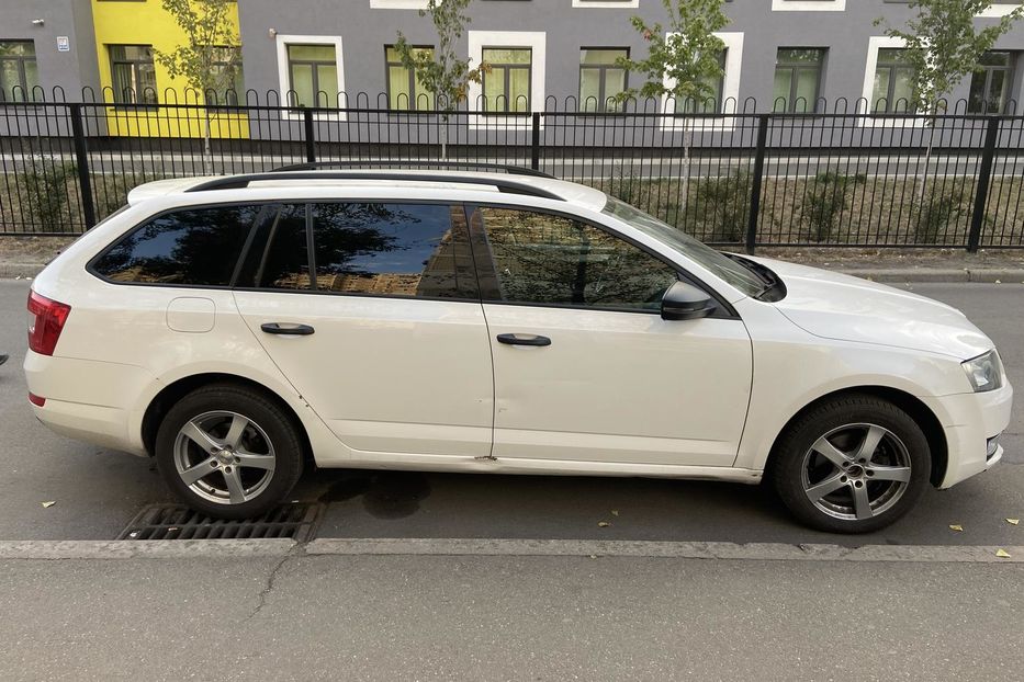 Продам Skoda Octavia A7 Combi 2016 года в Киеве