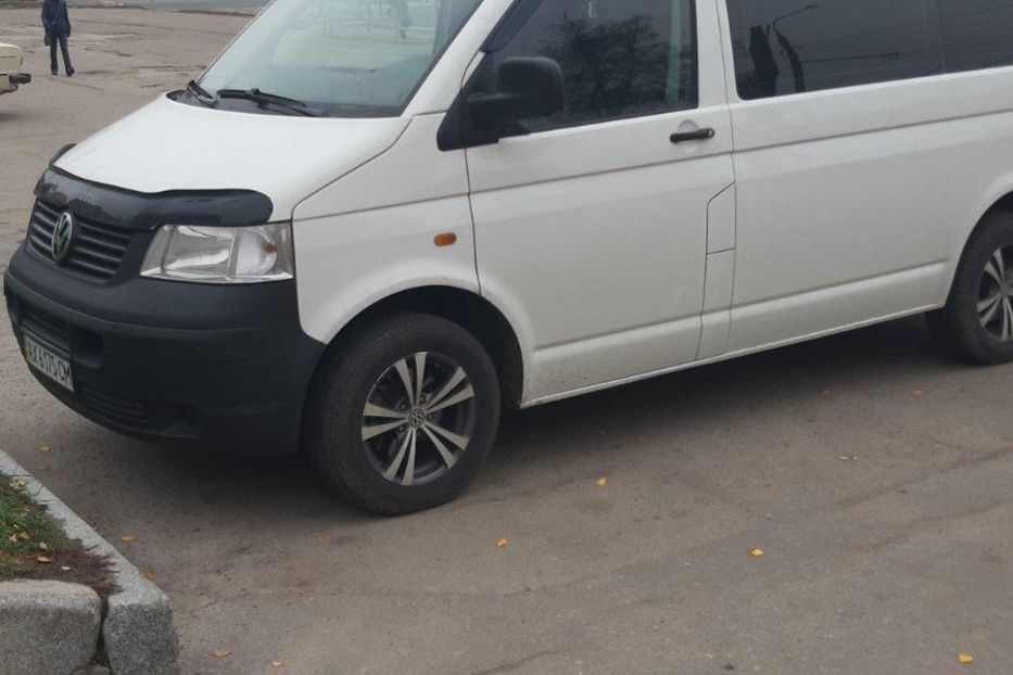 Продам Volkswagen T5 (Transporter) пасс. 2004 года в Харькове