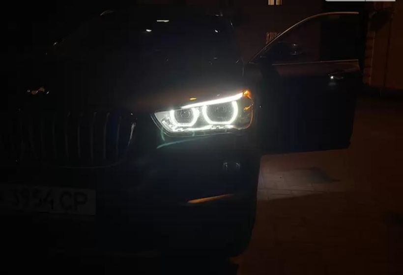 Продам BMW X1 xDrive  i28 2016 года в Чернигове