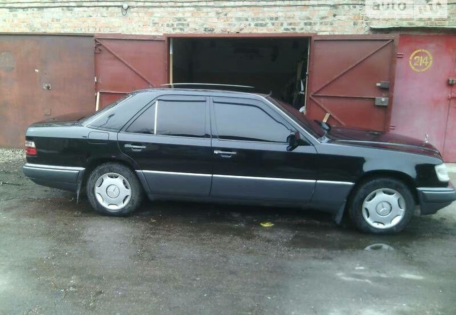 Продам Mercedes-Benz E-Class W 124 1995 года в Чернигове