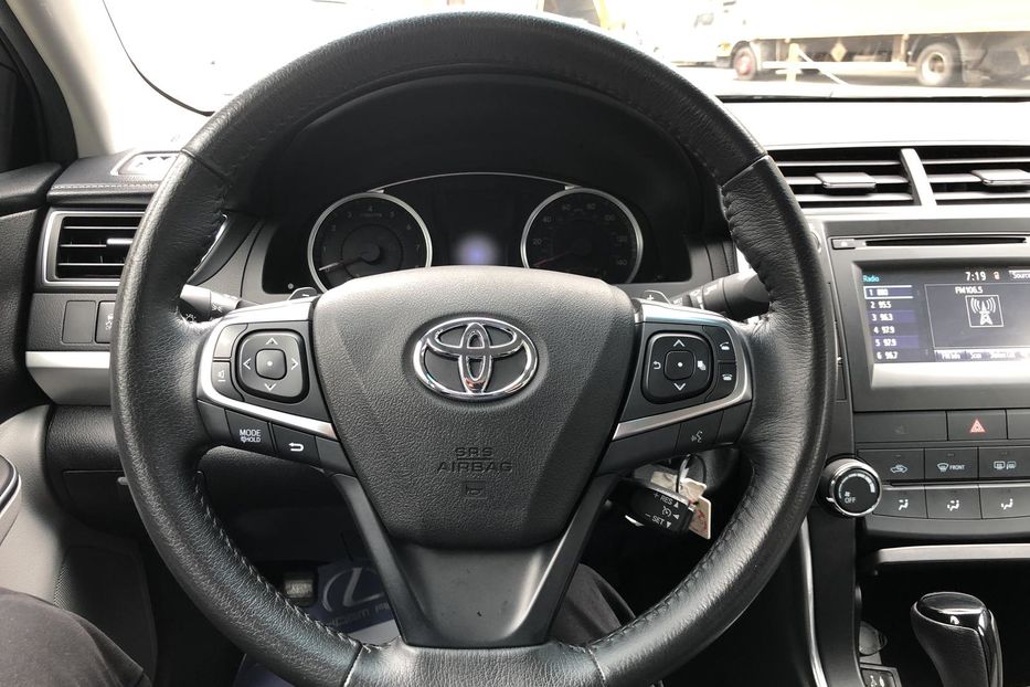 Продам Toyota Camry SE 2016 года в Киеве