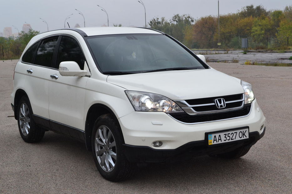 Продам Honda CR-V 2011 года в Киеве