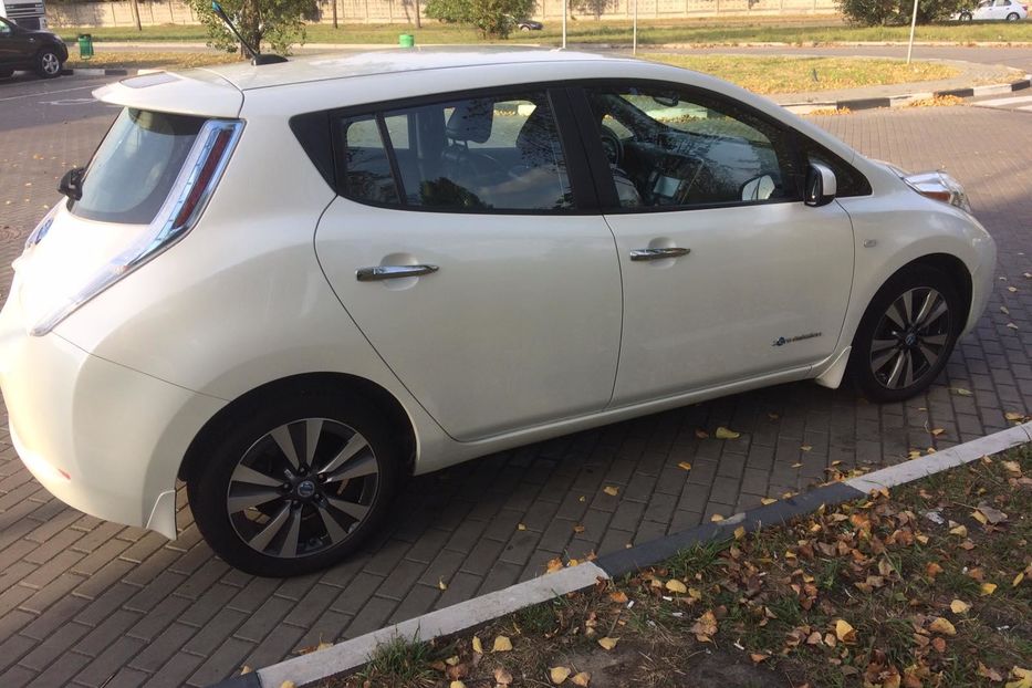 Продам Nissan Leaf Nissan Leaf SL 2014 2014 года в Киеве