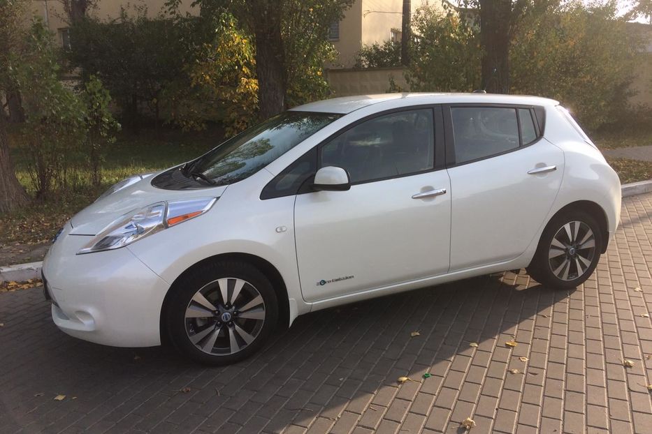 Продам Nissan Leaf Nissan Leaf SL 2014 2014 года в Киеве