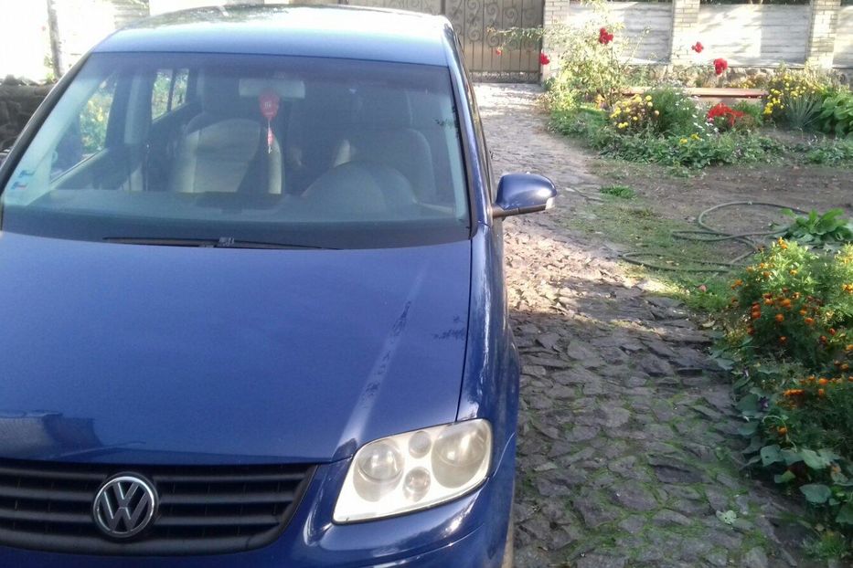 Продам Volkswagen Touran 2004 года в Черкассах