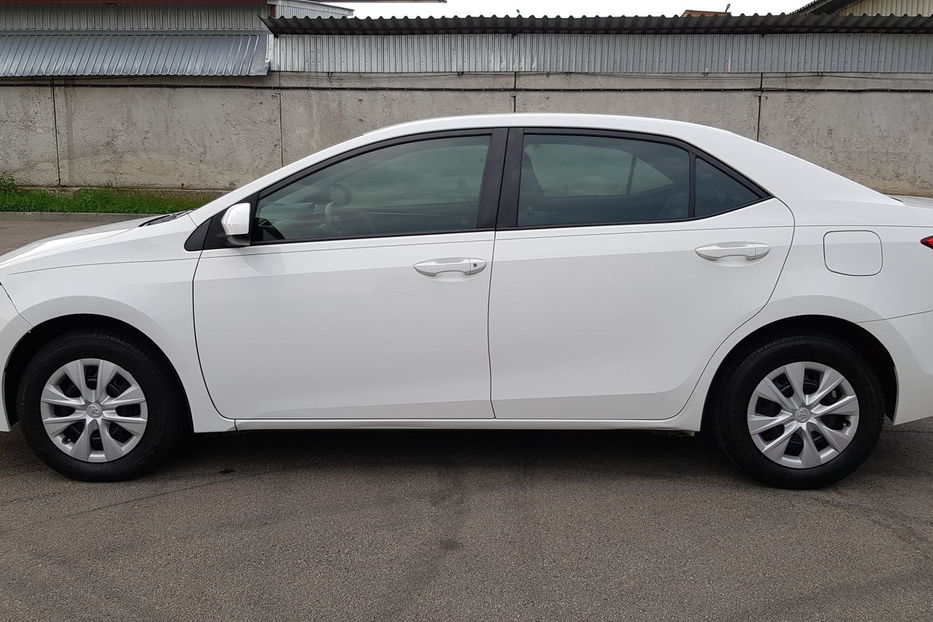 Продам Toyota Corolla COROLLA 1.8 2015 года в Киеве