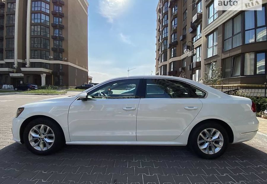 Продам Volkswagen Passat B8 S 2016 года в Киеве