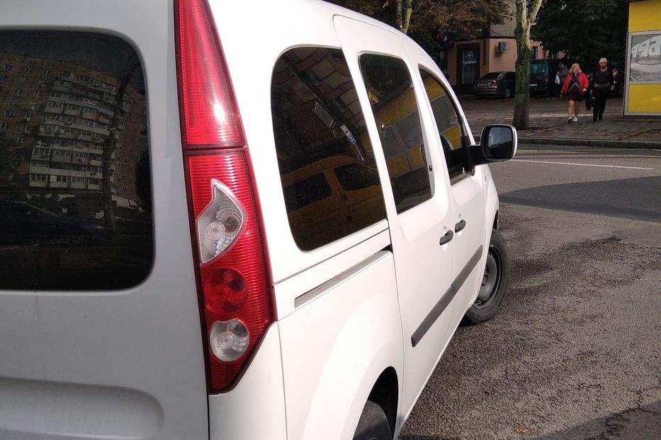 Продам Renault Kangoo пасс. Заводской пассажир 2011 года в Днепре