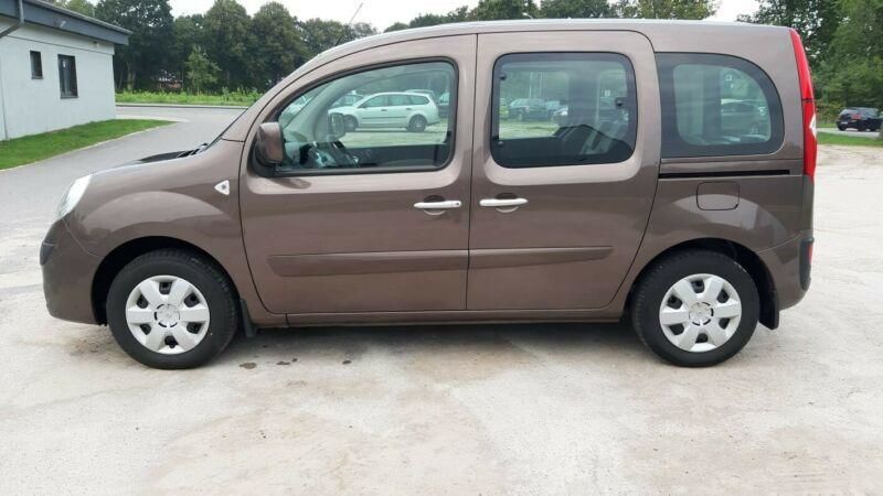 Продам Renault Kangoo пасс. 2012 года в Львове