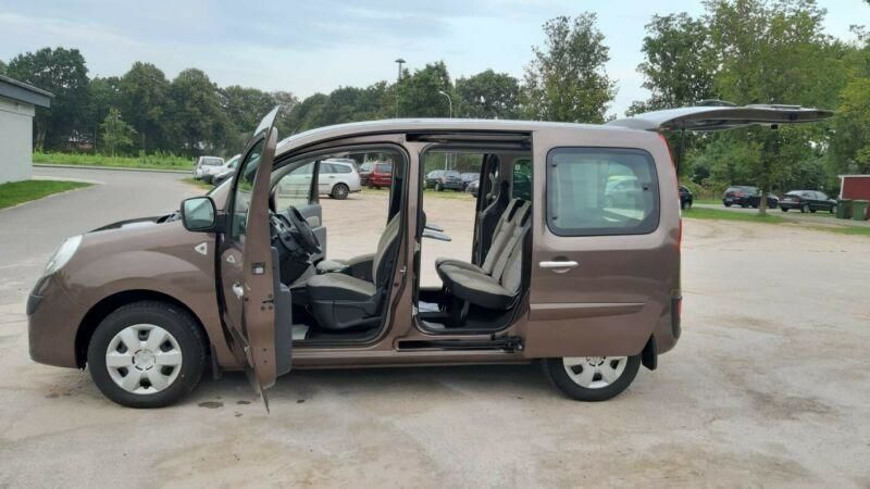 Продам Renault Kangoo пасс. 2012 года в Львове