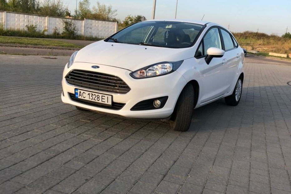 Продам Ford Fiesta 2015 года в Львове