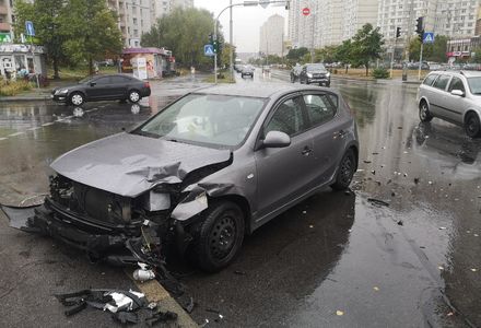 Продам Hyundai i30  Crdi  2011 года в Киеве