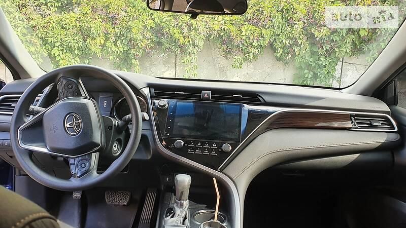 Продам Toyota Camry v70 2018 года в Киеве