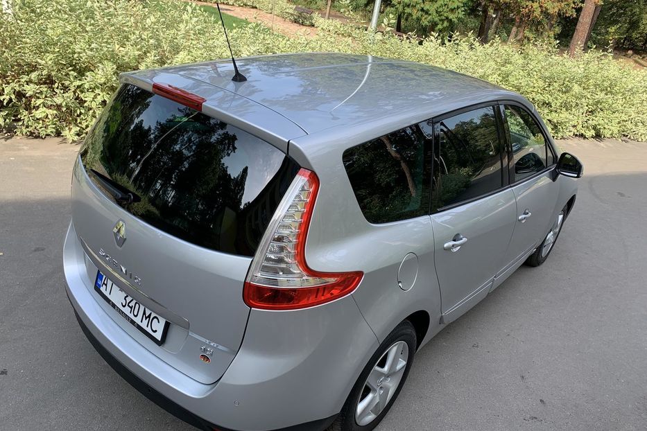 Продам Renault Grand Scenic 2015 года в Киеве