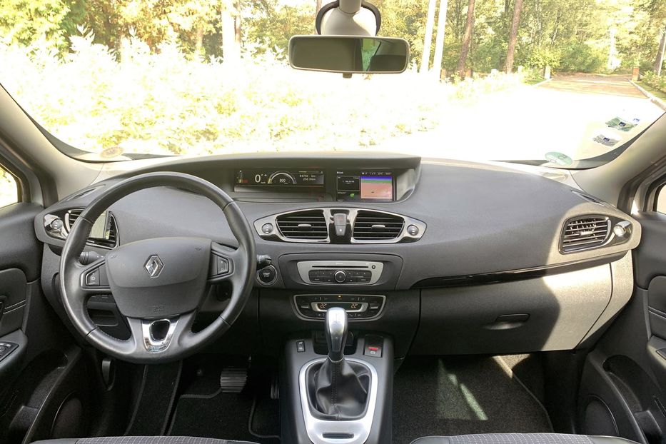 Продам Renault Grand Scenic 2015 года в Киеве