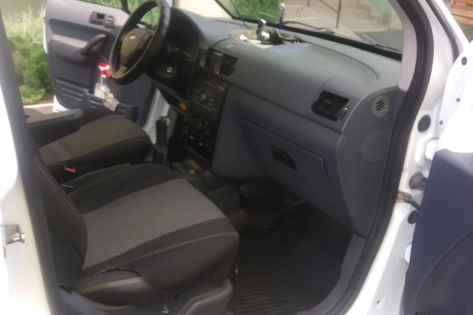 Продам Ford Transit Connect пасс. 2007 года в Черновцах