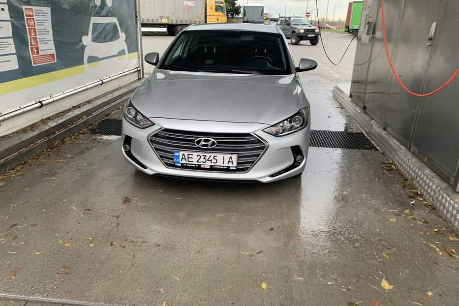 Продам Hyundai Elantra AD 2016 года в Днепре