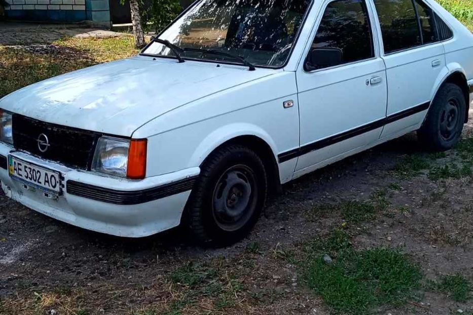 Продам Opel Kadett 1982 года в г. Днепродзержинск, Днепропетровская область