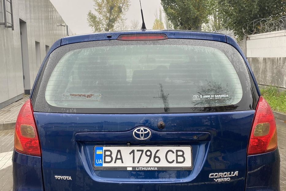 Продам Toyota Corolla Verso 2002 года в Киеве