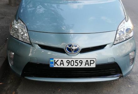 Продам Toyota Prius 2013 года в Киеве
