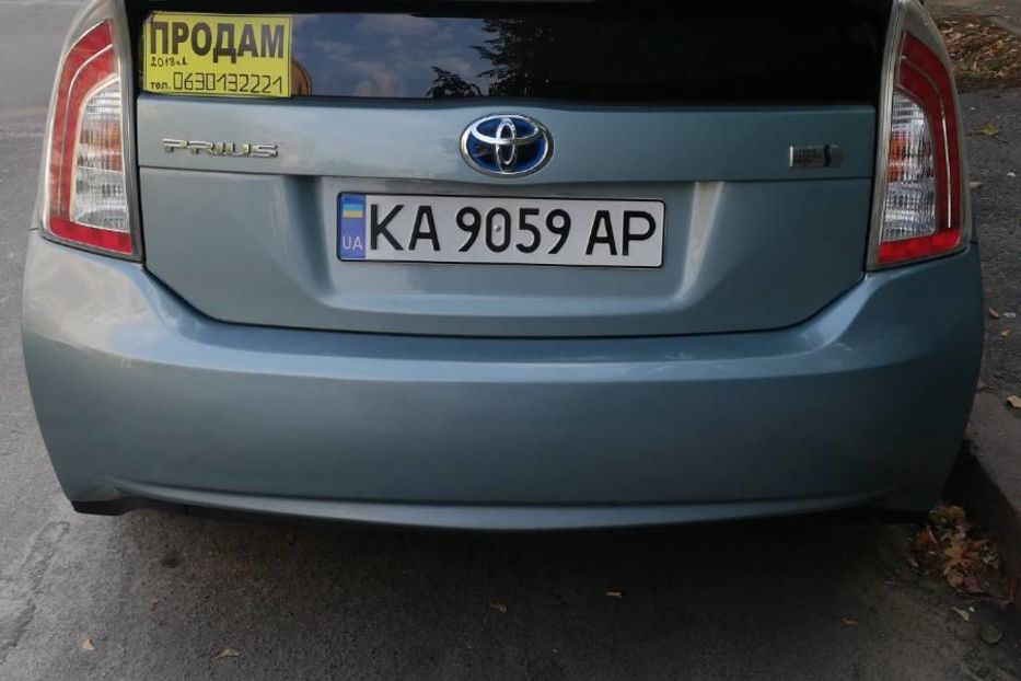 Продам Toyota Prius 2013 года в Киеве