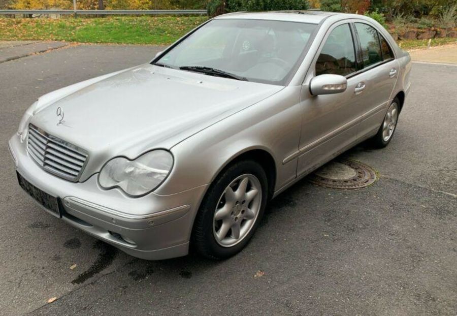 Продам Mercedes-Benz C-Class 2004 года в Черновцах