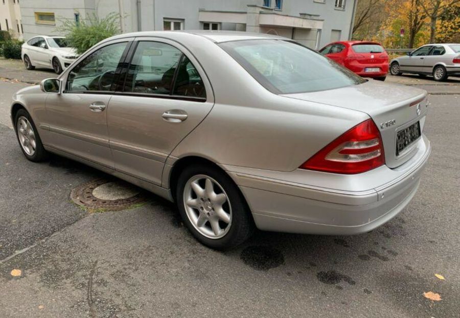 Продам Mercedes-Benz C-Class 2004 года в Черновцах