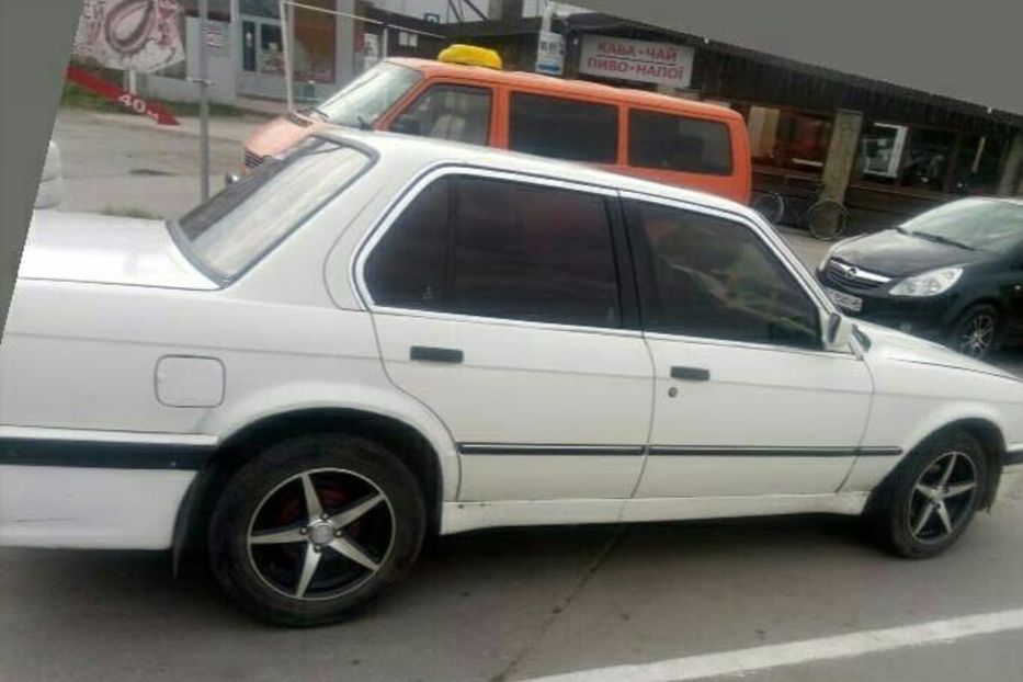 Продам BMW 318 1986 года в г. Золочев, Львовская область