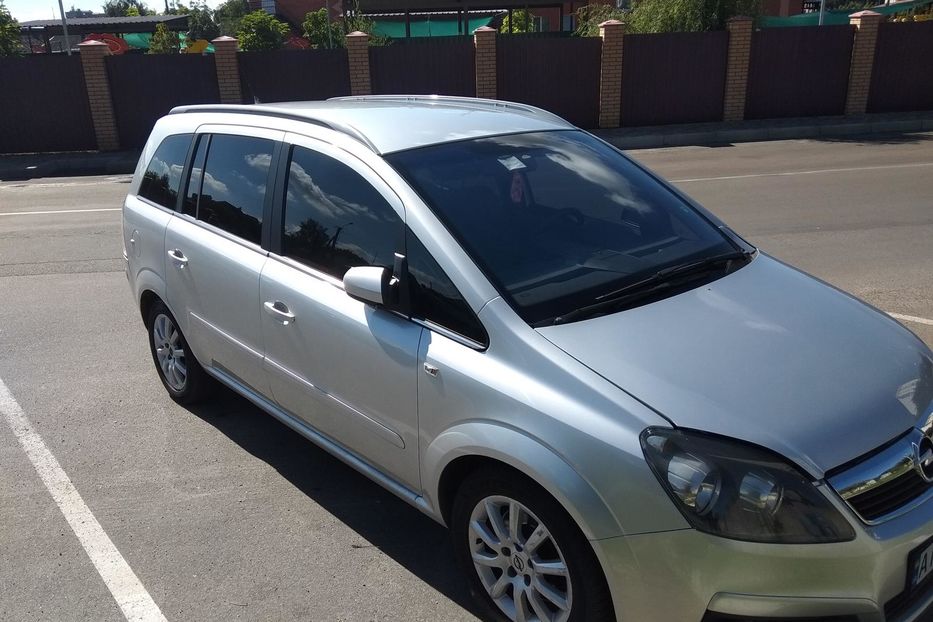 Продам Opel Zafira 1.9 л (120 к.с. / 88 кВт) • Дт 2007 года в г. Борисполь, Киевская область