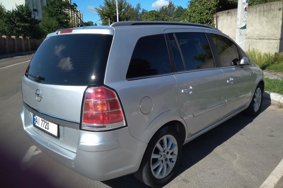 Продам Opel Zafira 1.9 л (120 к.с. / 88 кВт) • Дт 2007 года в г. Борисполь, Киевская область